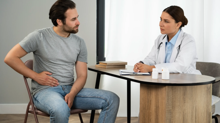 side-view-man-experiencing-pain